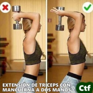 Extensión de tríceps con mancuerna a dos manos